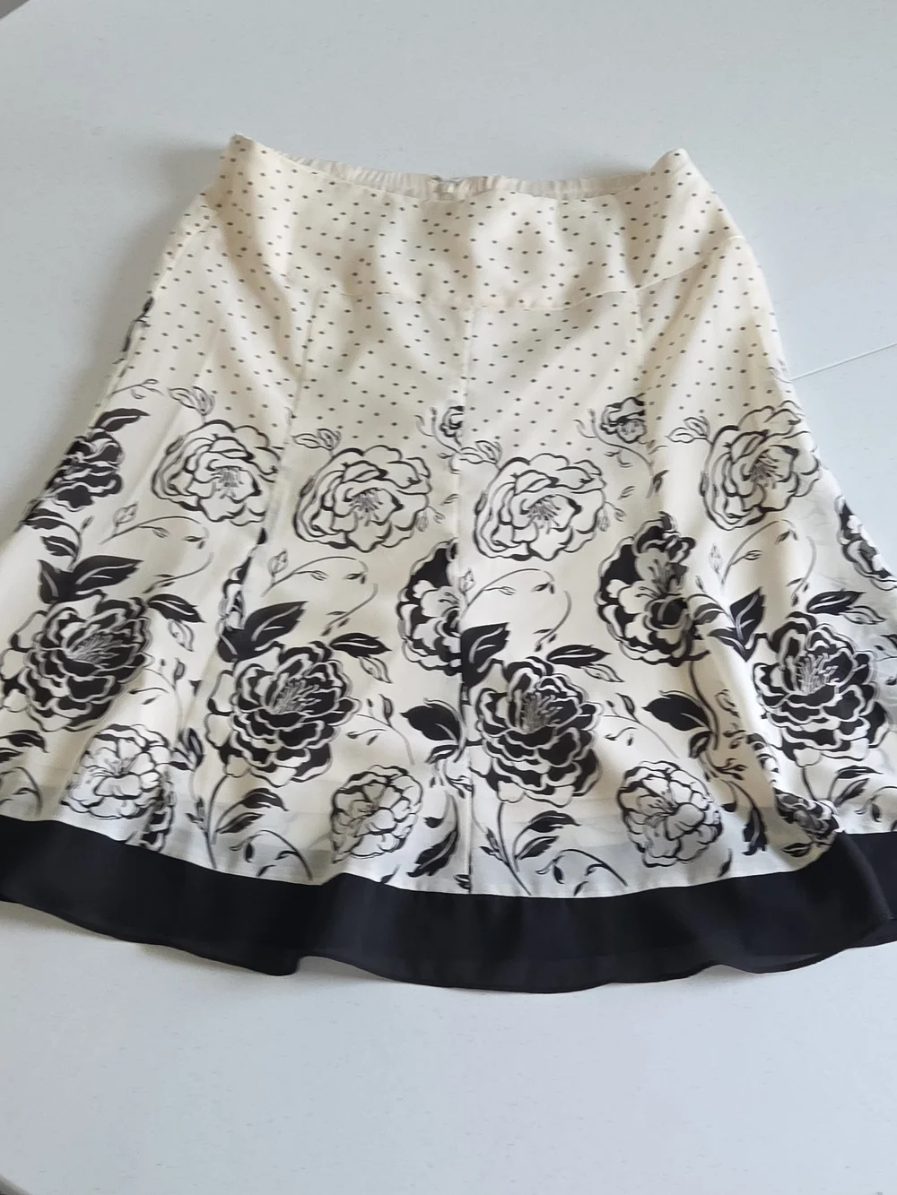 dressbarn Cream Ivory and Black Floral A-Line Lined Midi Skirt Vintage Zip-up 10